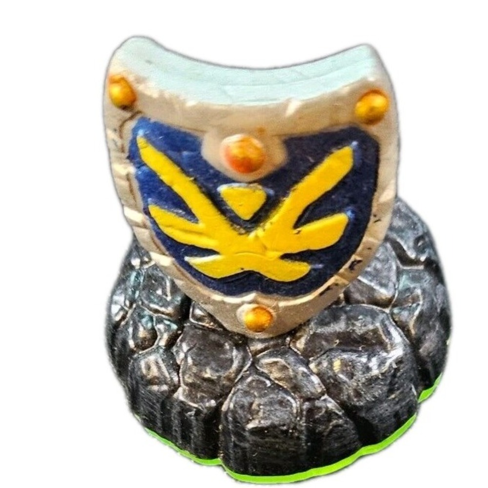 Skylander Spyro's Adventure Sky-Iron Shield With Card